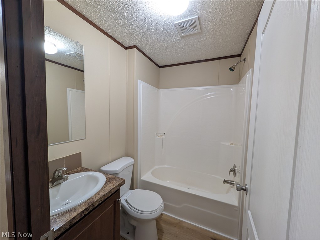230 Golfway Trail Elyria OH 44035