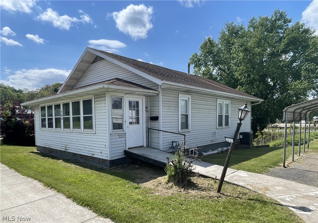 304 Dewey Avenue Cambridge OH 43725