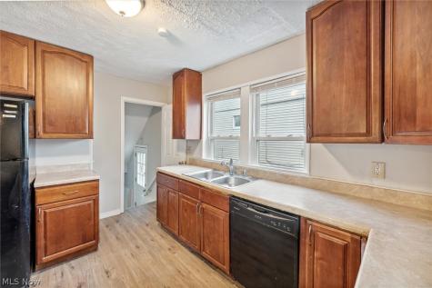 4367 E 139th Street Garfield Heights OH 44105