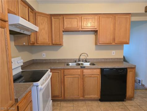 16200 Edgewood Court Maple Heights OH 44137