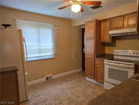 16200 Edgewood Court Maple Heights OH 44137