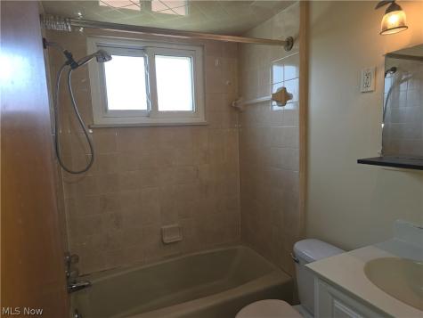 16200 Edgewood Court Maple Heights OH 44137