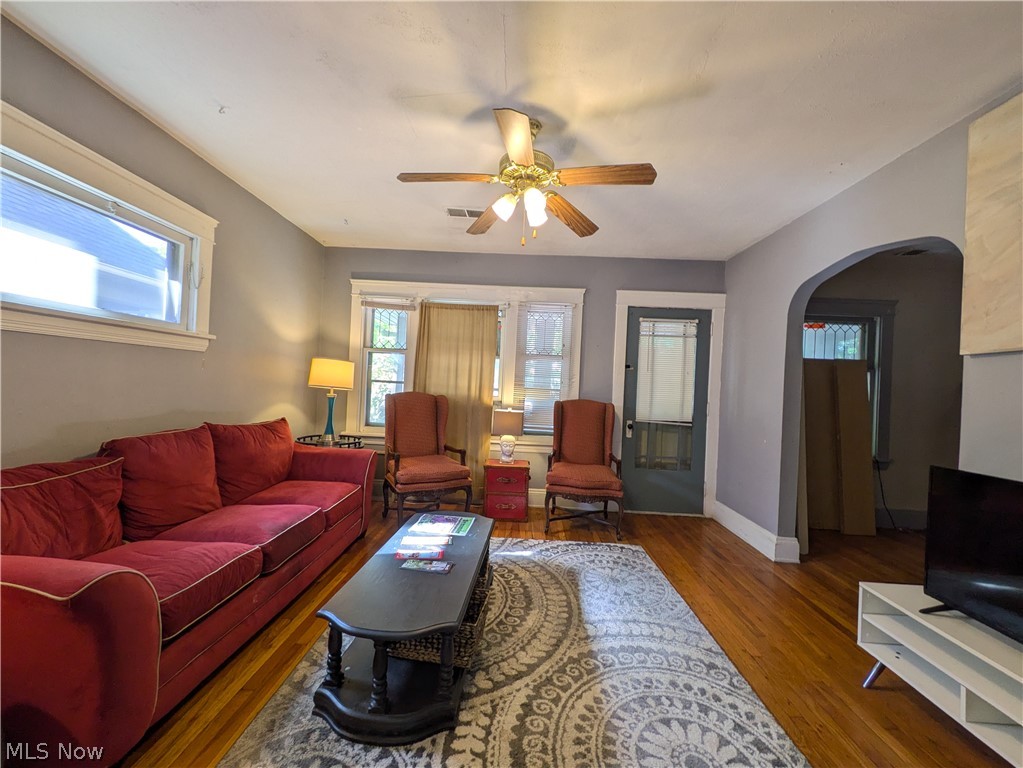 2589 W 10th Street Cleveland OH 44113