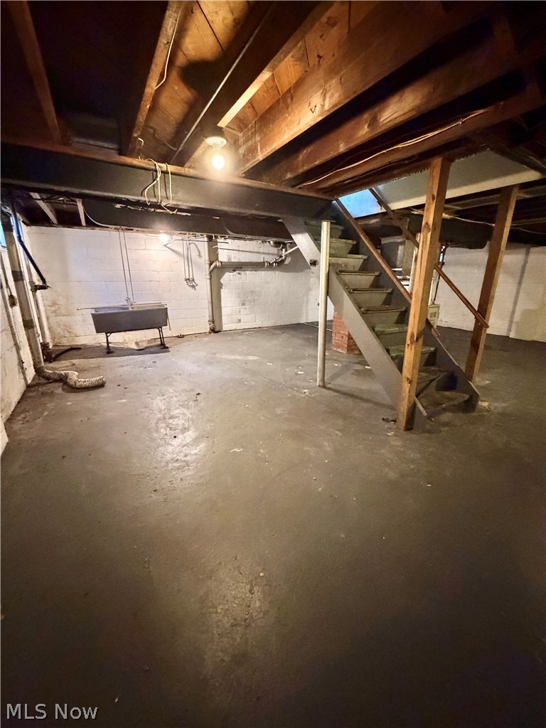461 Francisca Avenue Youngstown OH 44504