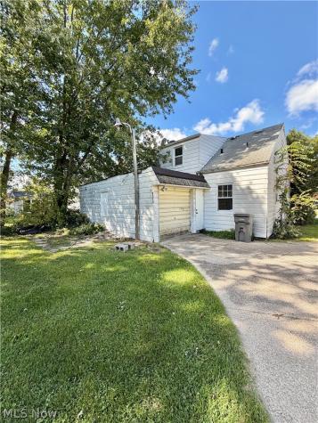 461 Francisca Avenue Youngstown OH 44504