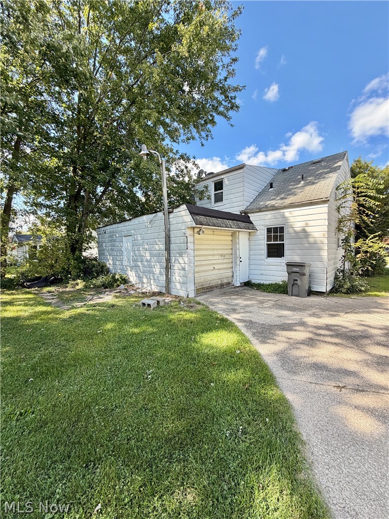 461 Francisca Avenue Youngstown OH 44504
