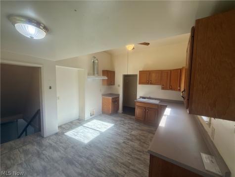 758 Union Street Youngstown OH 44502