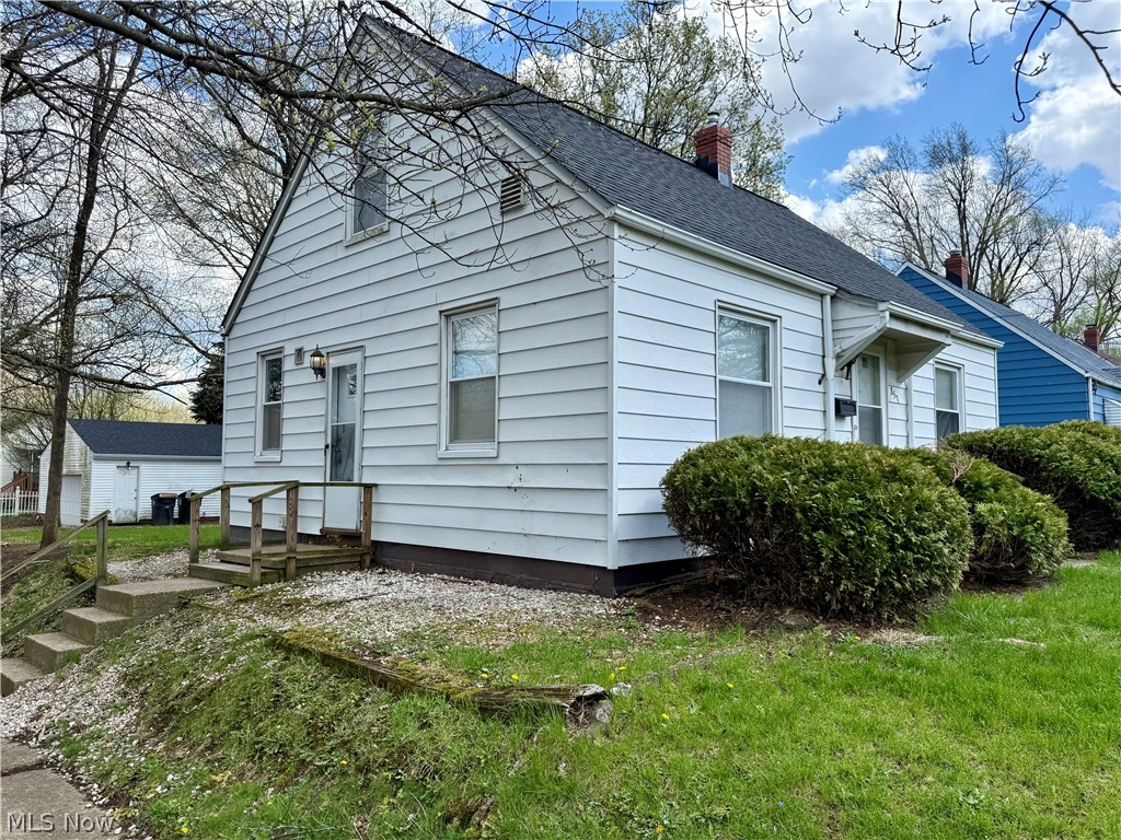 857 Kennebec Avenue Akron OH 44305