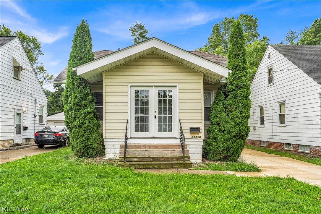 22576 Coulter Avenue Euclid OH 44117