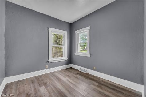 22576 Coulter Avenue Euclid OH 44117