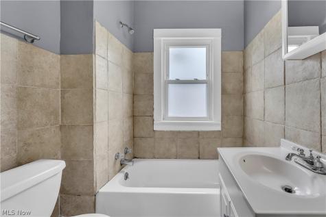 22576 Coulter Avenue Euclid OH 44117