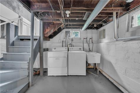 22576 Coulter Avenue Euclid OH 44117