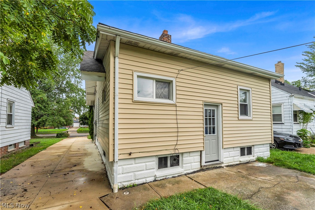 22576 Coulter Avenue Euclid OH 44117