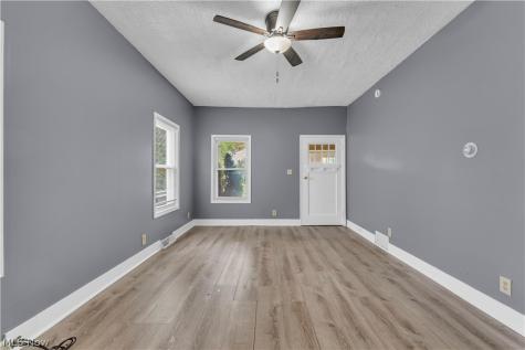 22576 Coulter Avenue Euclid OH 44117