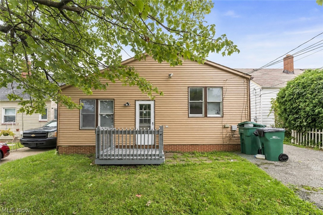 15901 Edgewood Avenue Cleveland OH 44137