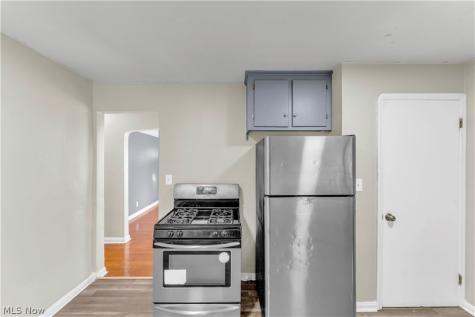 15901 Edgewood Avenue Cleveland OH 44137