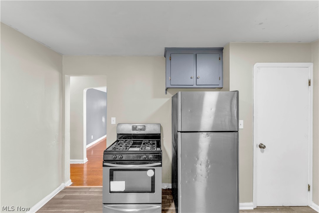15901 Edgewood Avenue Cleveland OH 44137