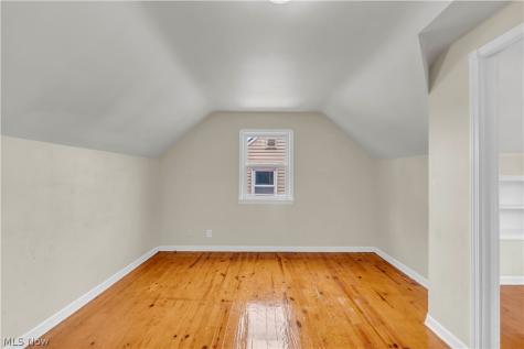 15901 Edgewood Avenue Cleveland OH 44137