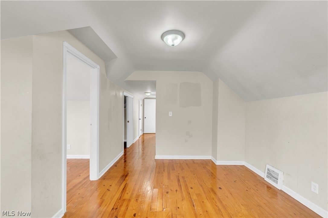 15901 Edgewood Avenue Cleveland OH 44137