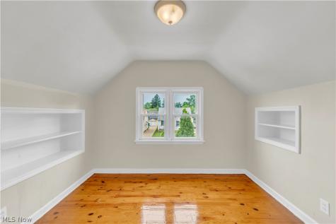 15901 Edgewood Avenue Cleveland OH 44137