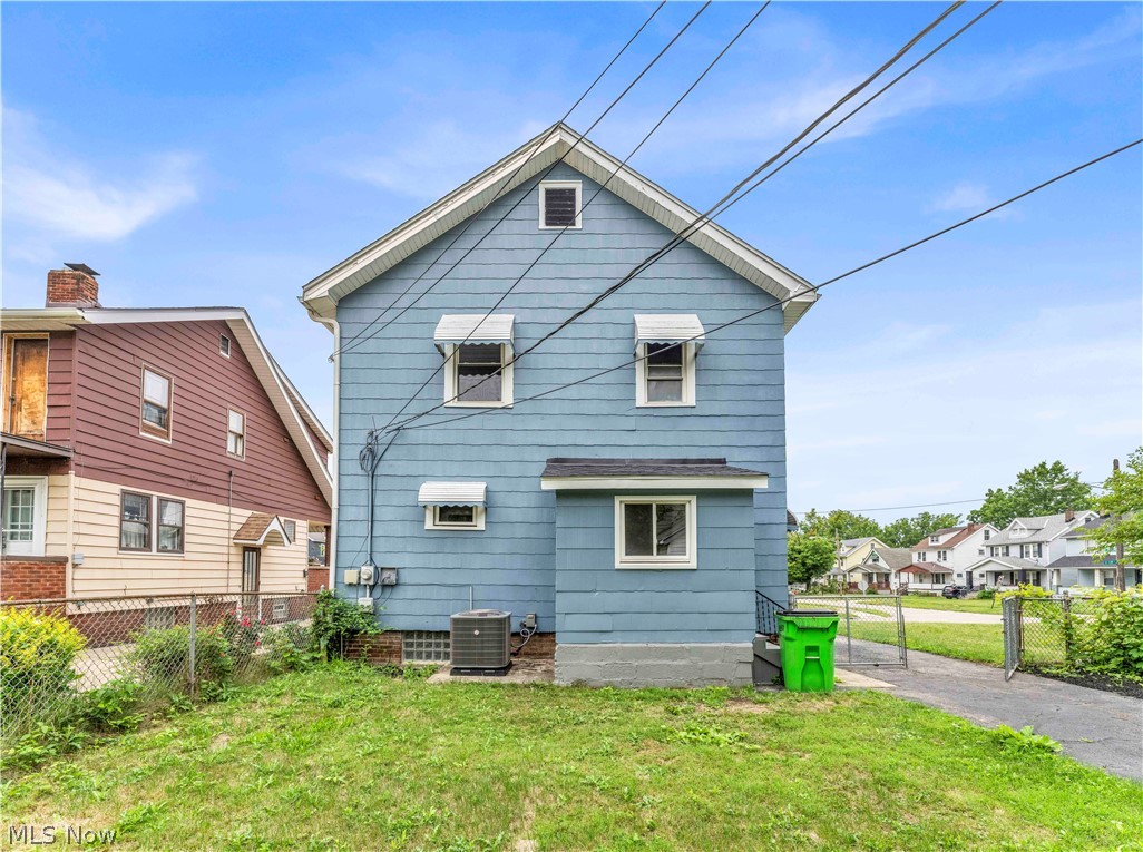 15901 Edgewood Avenue Cleveland OH 44137