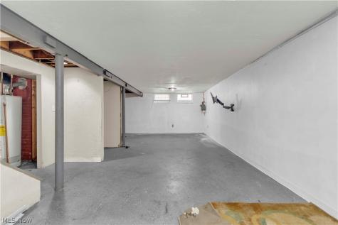 15901 Edgewood Avenue Cleveland OH 44137