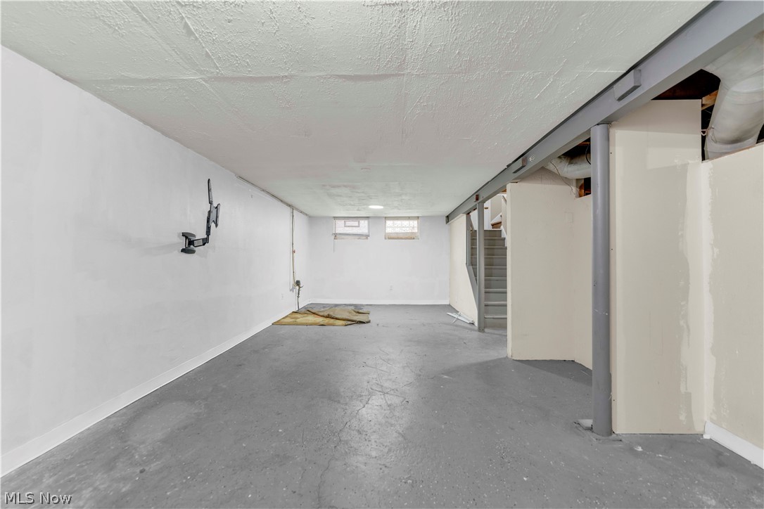 15901 Edgewood Avenue Cleveland OH 44137