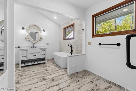 3812 Ellendale Road Moreland Hills OH 44022