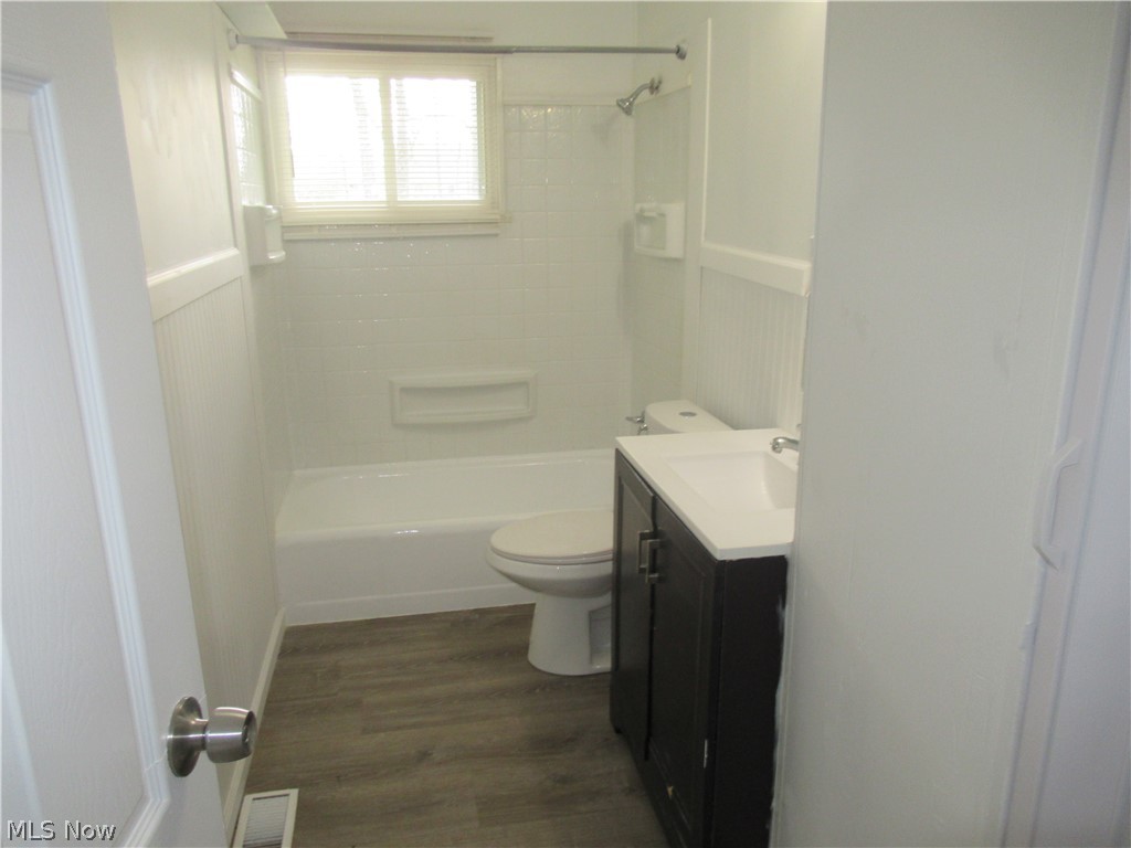 1462 Harvard Brunswick OH 44212