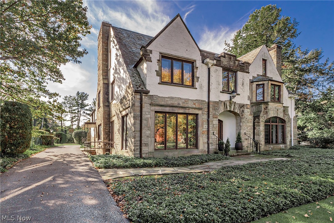18420 Shelburne Road Shaker Heights OH 44118