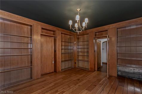 18420 Shelburne Road Shaker Heights OH 44118