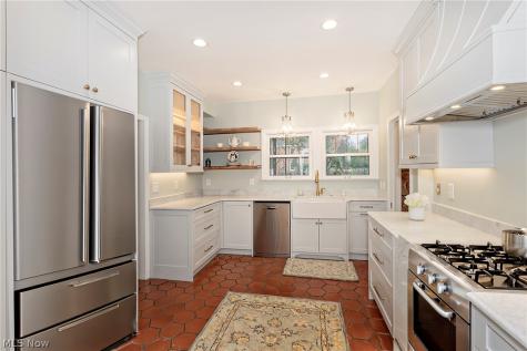 18420 Shelburne Road Shaker Heights OH 44118