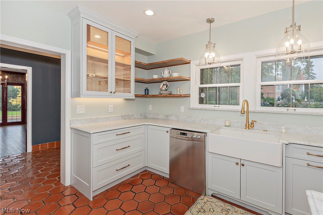 18420 Shelburne Road Shaker Heights OH 44118