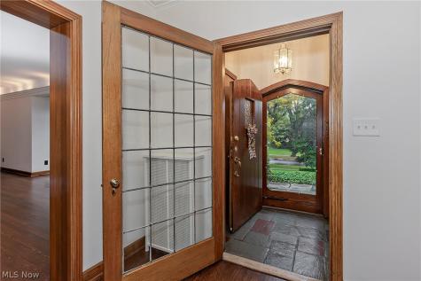18420 Shelburne Road Shaker Heights OH 44118