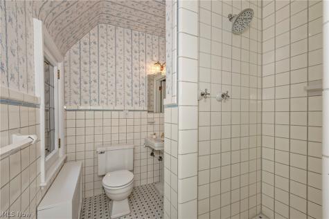 18420 Shelburne Road Shaker Heights OH 44118