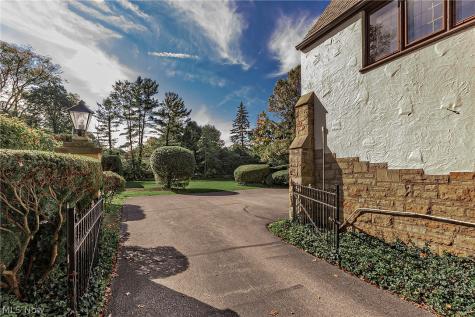 18420 Shelburne Road Shaker Heights OH 44118