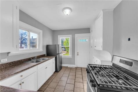 3624 Archwood Avenue Cleveland OH 44109