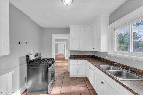 3624 Archwood Avenue Cleveland OH 44109