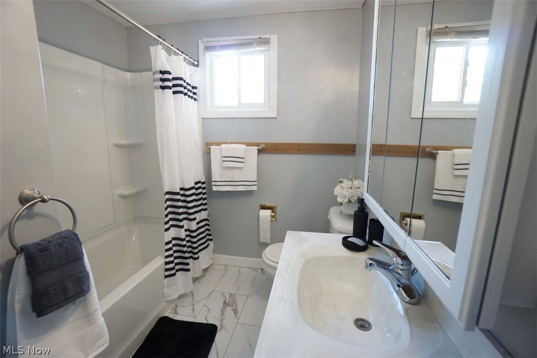 211 Hilltop Drive Chardon OH 44024