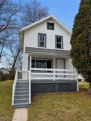 959 Cole Avenue Akron OH 44306