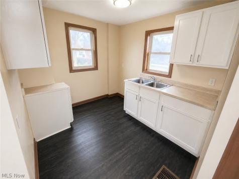 959 Cole Avenue Akron OH 44306