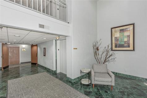 26101 Village Lane Beachwood OH 44122
