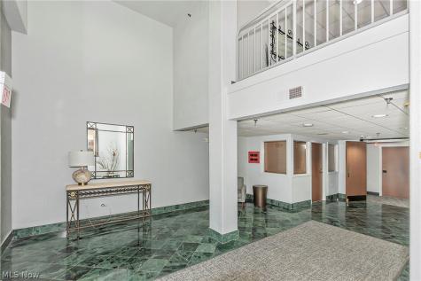26101 Village Lane Beachwood OH 44122