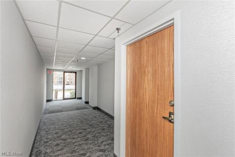 26101 Village Lane Beachwood OH 44122