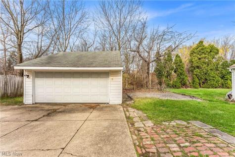 1042 Mozina Drive Cleveland OH 44119
