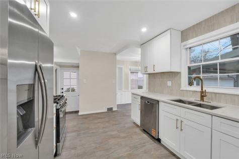 4182 Silsby Road University Heights OH 44118