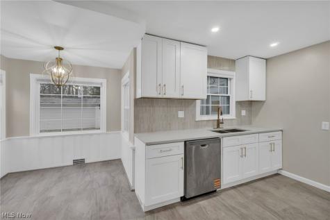 4182 Silsby Road University Heights OH 44118