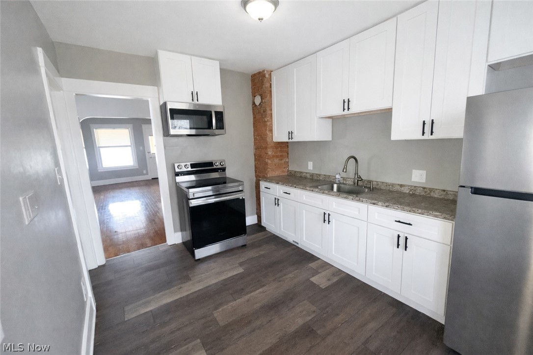 3278 W 84th Street Cleveland OH 44102