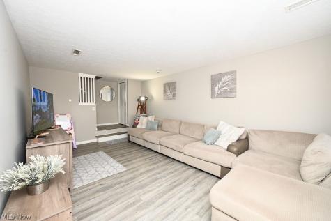 4251 Regal Avenue Brunswick OH 44212
