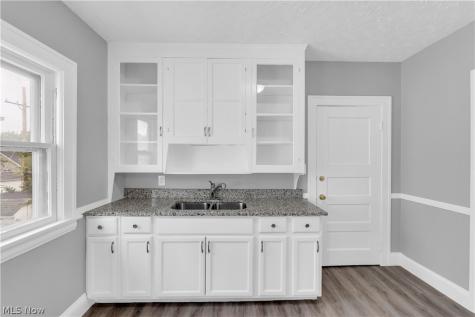10123 Greenview Avenue Garfield Heights OH 44125